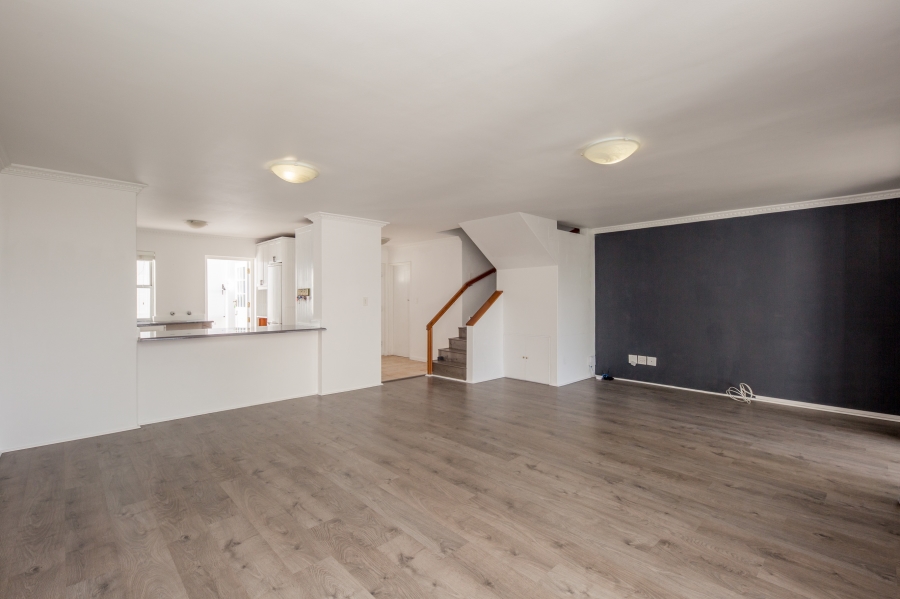 To Let 3 Bedroom Property for Rent in Higgovale Western Cape
